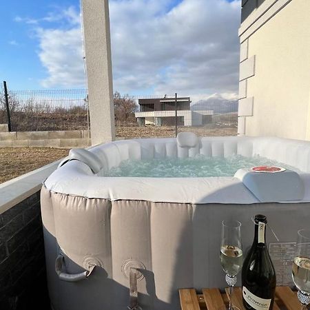 הוילה Liptovský Mikuláš Apartmanovy Dom S Virivkou, Pod Secnom, Liptovsky Jan מראה חיצוני תמונה