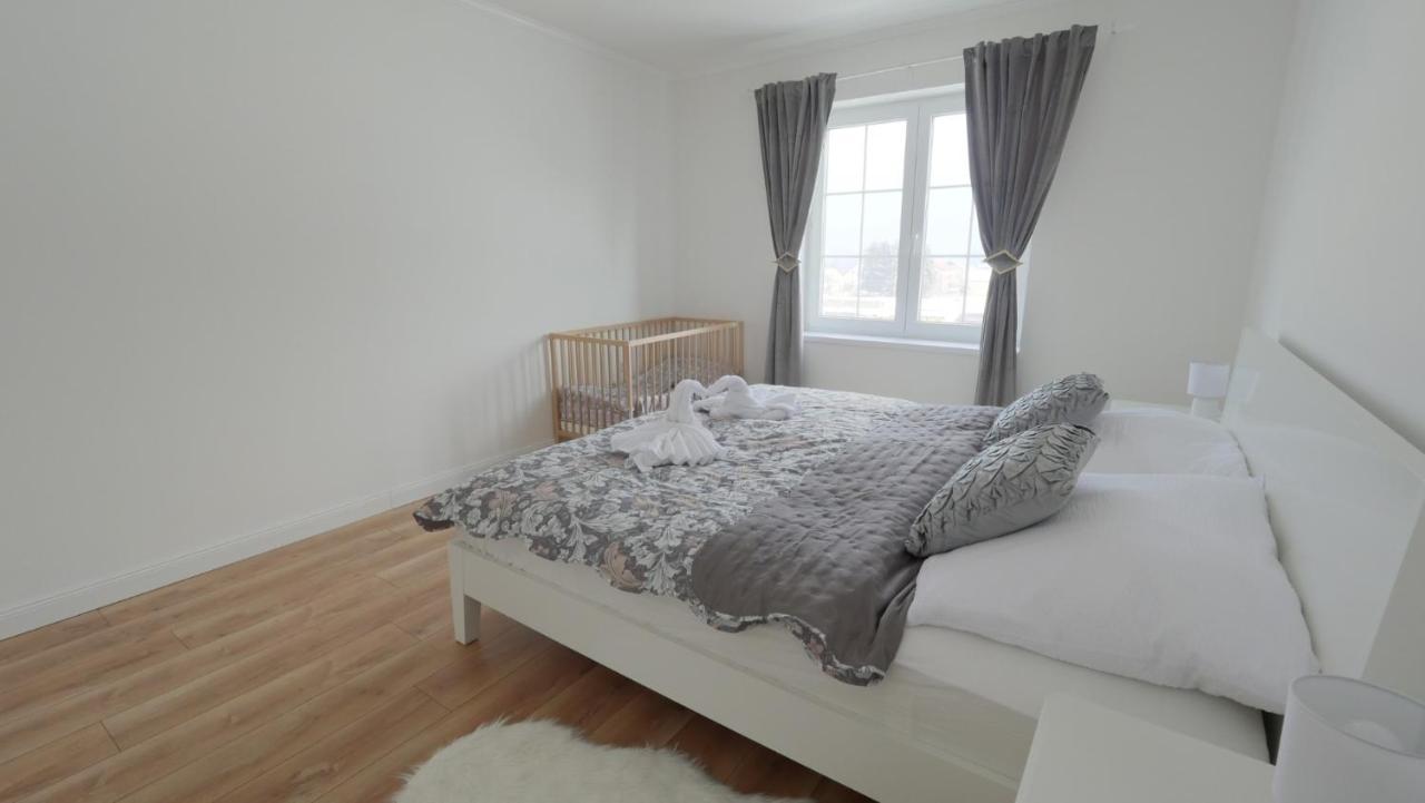 הוילה Liptovský Mikuláš Apartmanovy Dom S Virivkou, Pod Secnom, Liptovsky Jan מראה חיצוני תמונה