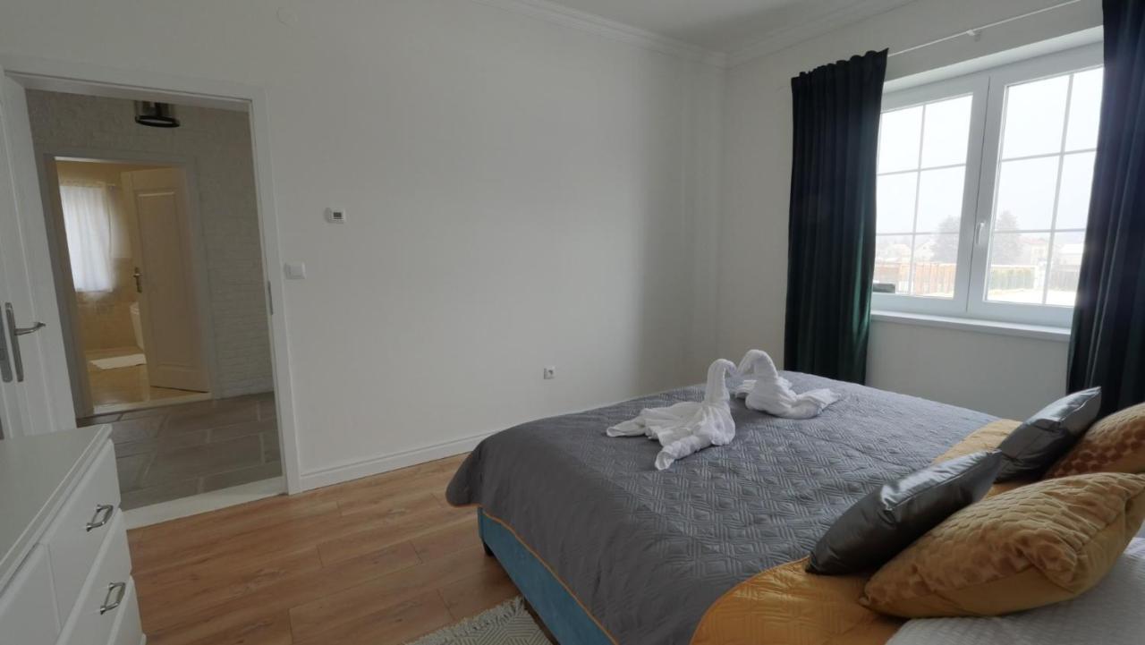 הוילה Liptovský Mikuláš Apartmanovy Dom S Virivkou, Pod Secnom, Liptovsky Jan מראה חיצוני תמונה